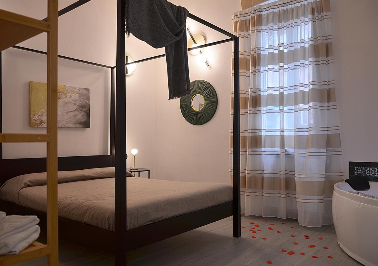 The Court Suites & Spa Taranto Exterior foto